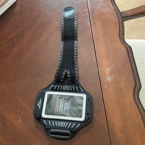 Arm pocket for cell phone